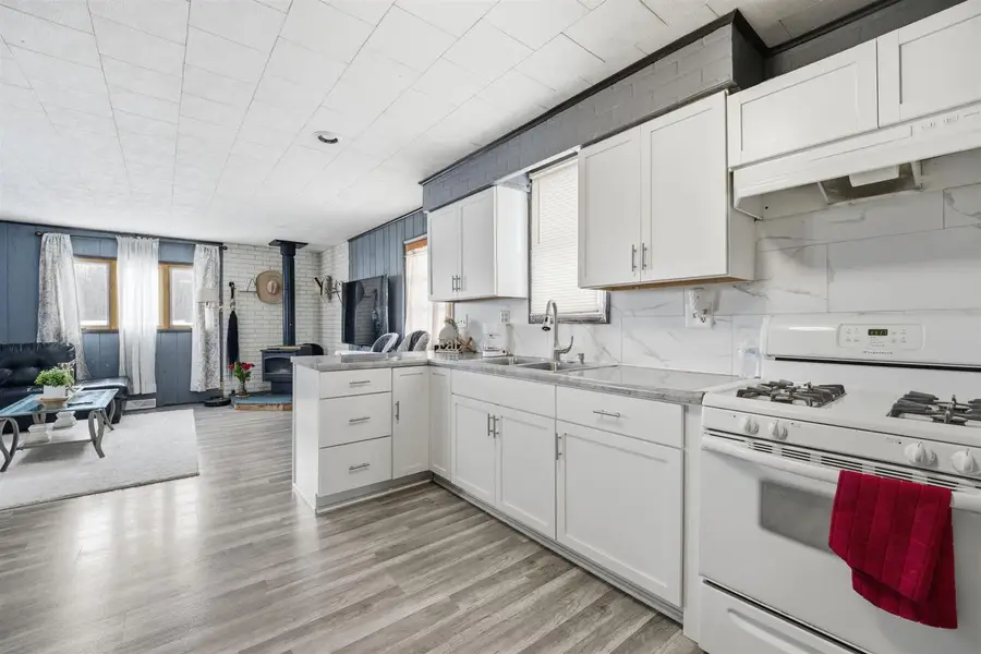 W5571 US HIGHWAY 10, Menasha, WI 54952 - Image #3