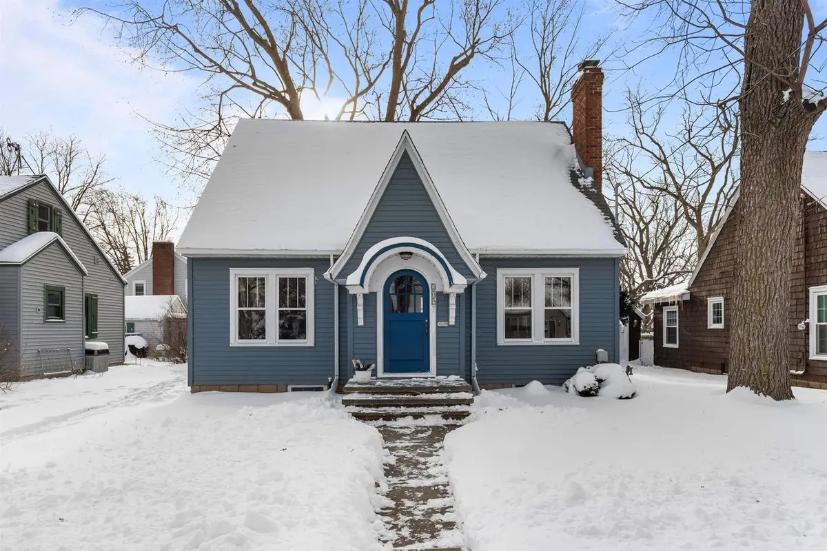 209 W PARKWAY BOULEVARD, Appleton, WI 54911 - Image #1