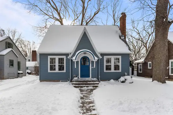 209 W PARKWAY BOULEVARD, Appleton, WI 54911