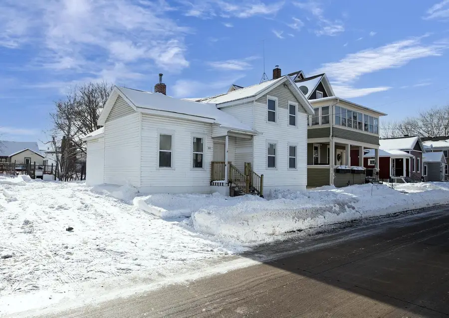 321 E PARKWAY AVENUE, Oshkosh, WI 54901 - Image #2