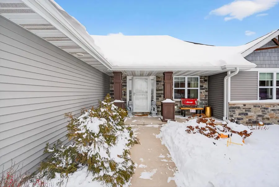2226 LADDIE TRAIL, De Pere, WI 54115 - Image #2