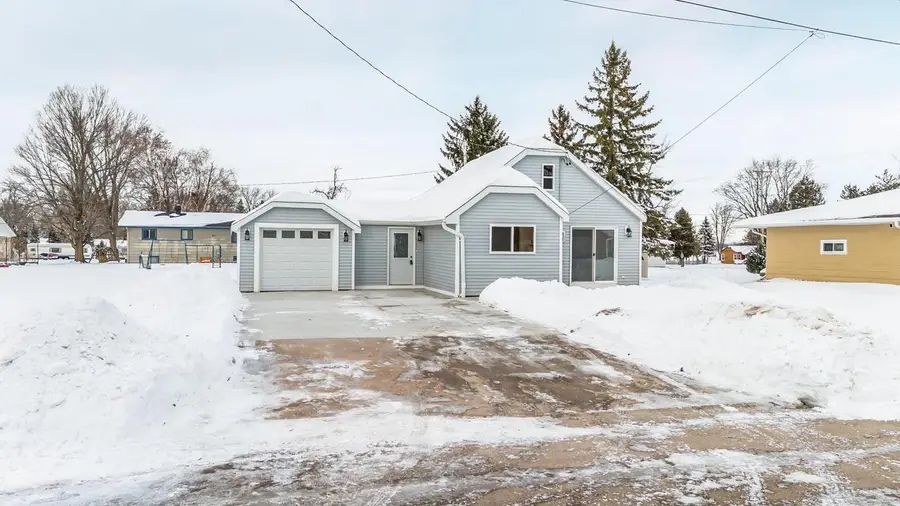 720 OAK STREET, Winneconne, WI 54986 - Image #2