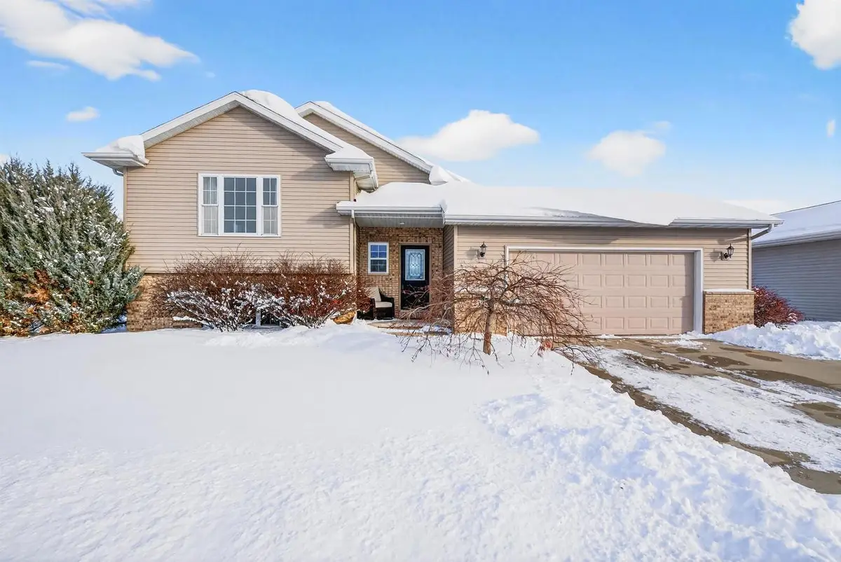 2520 MARATHON AVENUE, Neenah, WI 54956 - Image #1