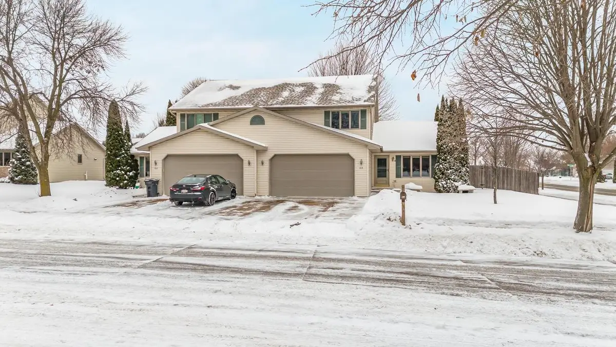 814 LANG WAY, Kimberly, WI 54136 - Image #1