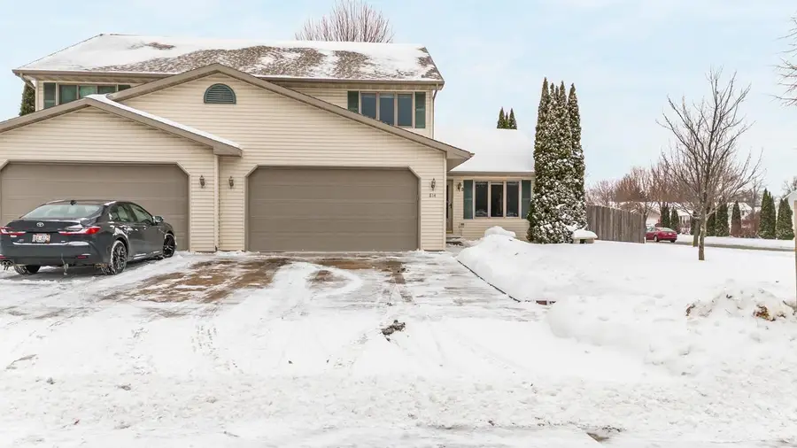 814 LANG WAY, Kimberly, WI 54136 - Image #3