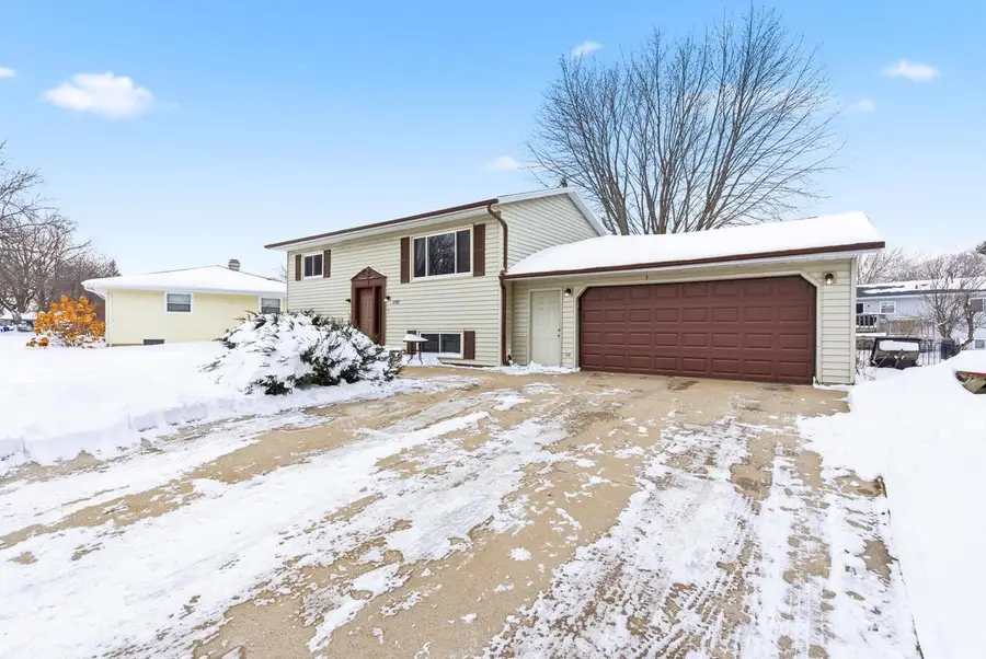 1707 SCHAEFER CIRCLE, Appleton, WI 54915 - Image #3
