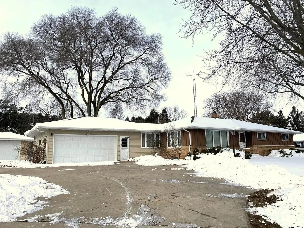 N321 COUNTY RD N, Appleton, WI 54915 - Image #1