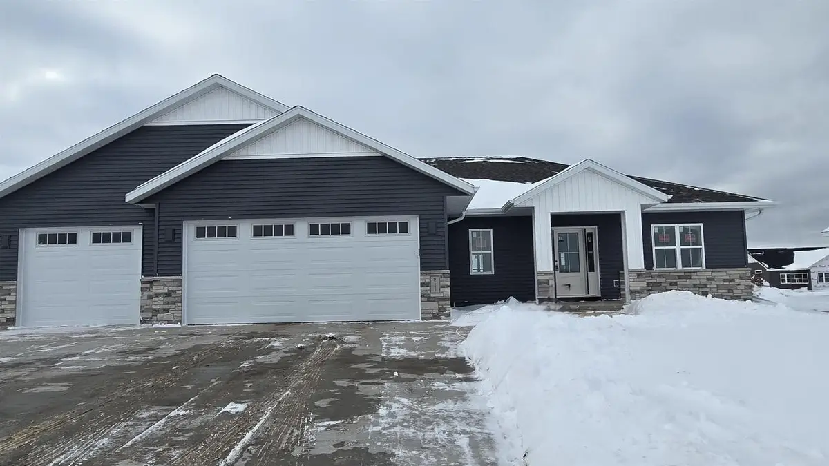 N9251 ANTON STREET, Appleton, WI 54915 - Image #1