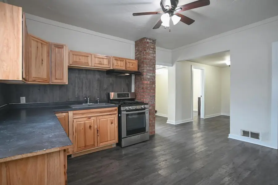 525 SCHOOL AVENUE, Oshkosh, WI 54901 - Image #2