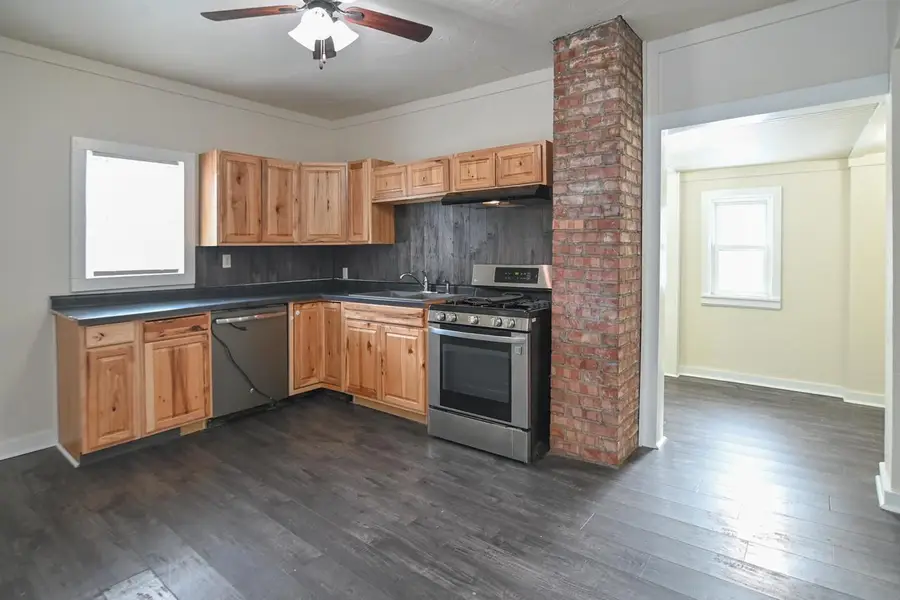 525 SCHOOL AVENUE, Oshkosh, WI 54901 - Image #3