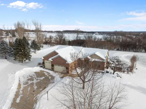 9366 MEMORY LANE, Neenah, WI 54956
