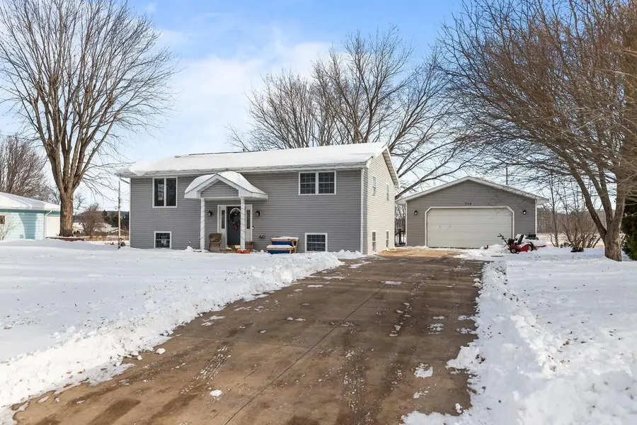 714 GIESE STREET, Hortonville, WI 54944 - Image #2