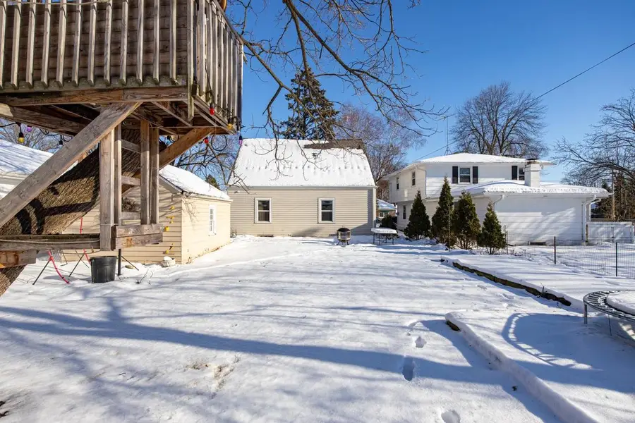 1827 N ALVIN STREET, Appleton, WI 54911 - Image #2