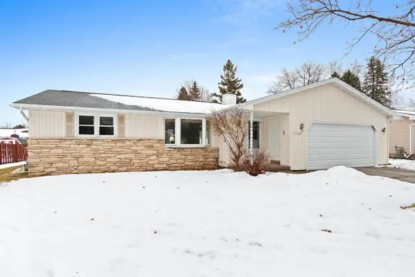1360 GLEN ROAD, Ashwaubenon, WI 54313