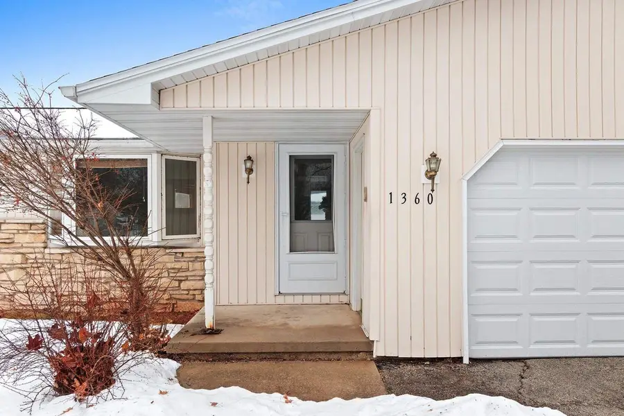 1360 GLEN ROAD, Ashwaubenon, WI 54313 - Image #2