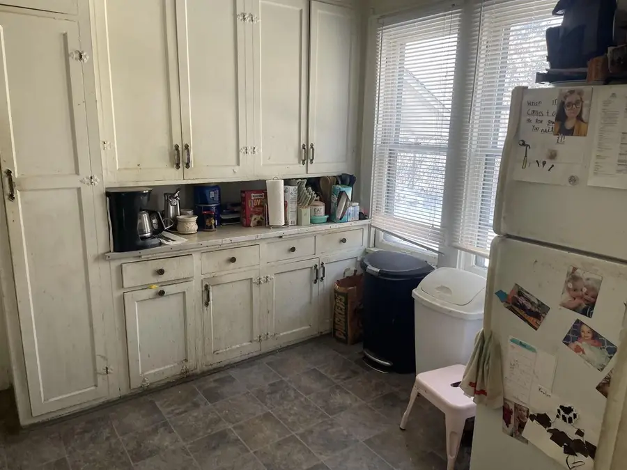 229 E IRVING AVENUE, Oshkosh, WI 54901 - Image #2