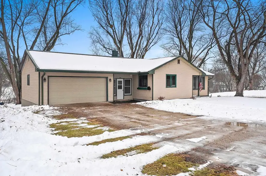 905 WASHINGTON STREET, Fremont, WI 54940 - Image #2