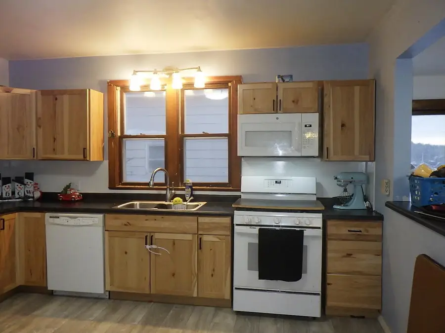 5551 DOWNTOWN LANE, Gillett, WI 54124 - Image #2