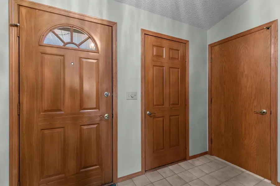 3410 S TELULAH AVENUE, Appleton, WI 54915 - Image #2