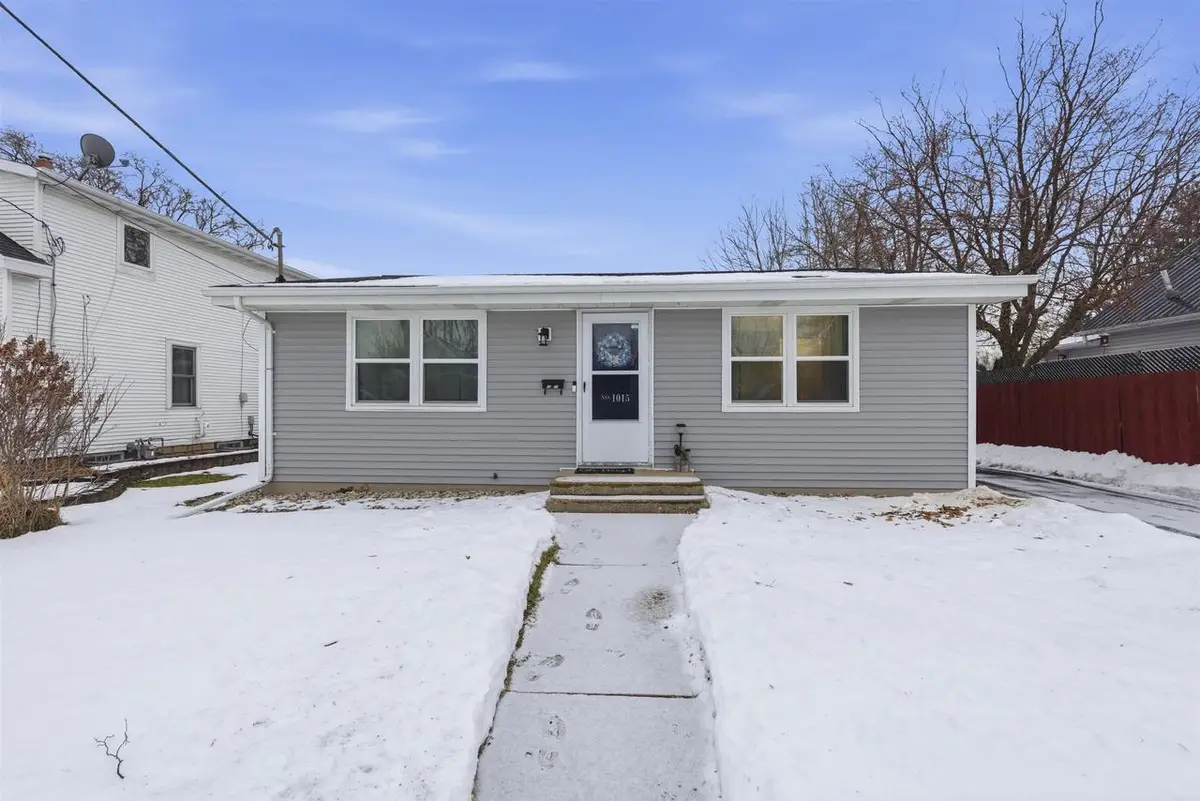 1015 W BELL AVENUE, Appleton, WI 54914 - Image #1