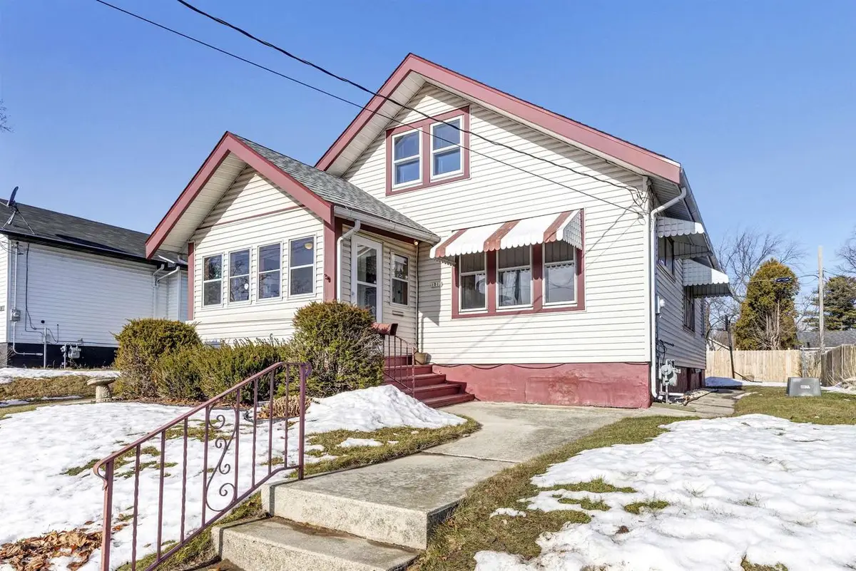 1012 GREEN STREET, Manitowoc, WI 54220 - Image #1