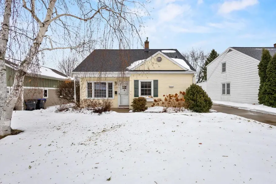 710 CEDAR STREET, Neenah, WI 54956 - Image #2