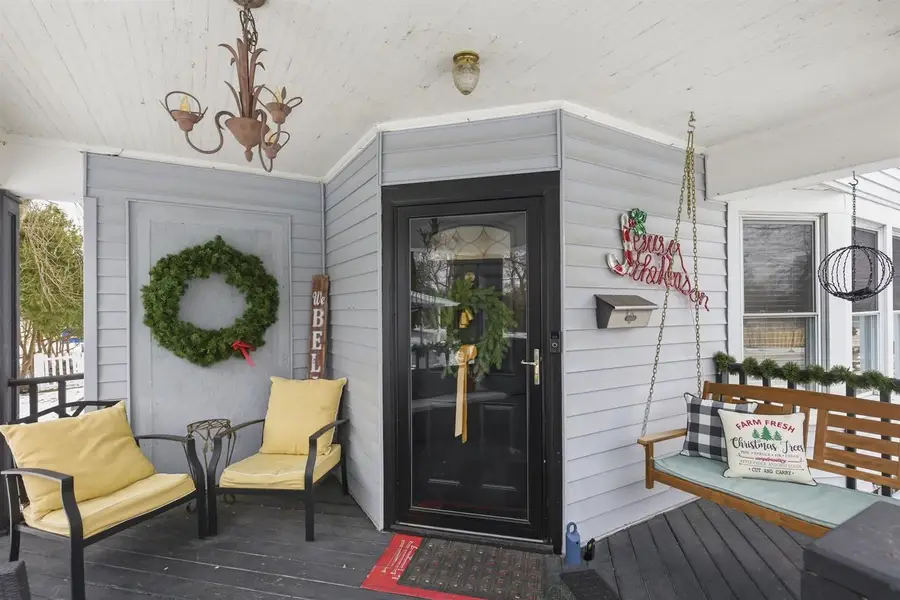 423 E DOTY AVENUE, Neenah, WI 54956 - Image #2