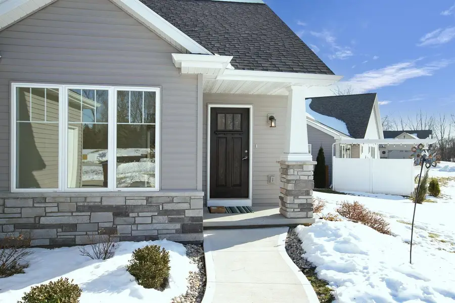 5010 W WOODS CREEK LANE, Appleton, WI 54913 - Image #3