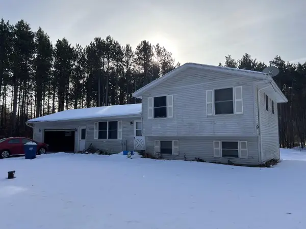 11065 EAST LANE, Waupaca, WI 54981