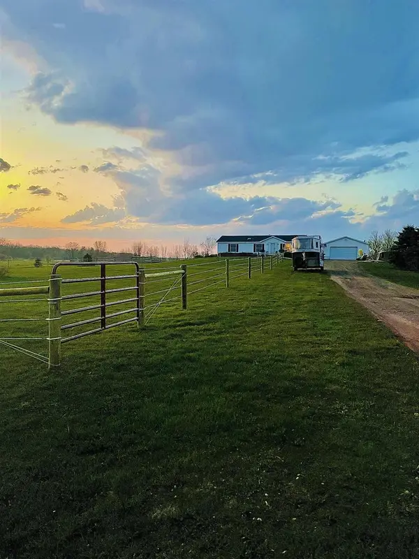 E8946 STATE ROAD 22, Bear Creek, WI 54922