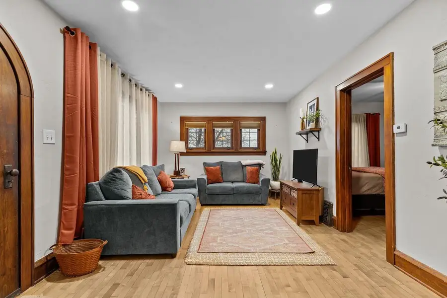 913 DESNOYER STREET, Kaukauna, WI 54130 - Image #2