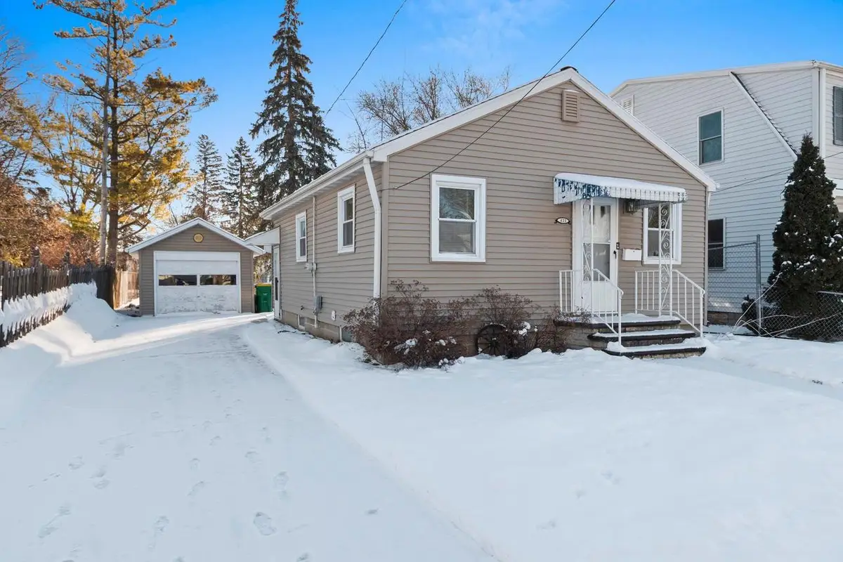 421 ABRAMS STREET, Green Bay, WI 54302 - Image #1