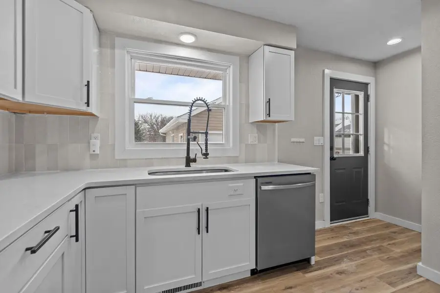 216 PLUMMER AVENUE, Neenah, WI 54956 - Image #3