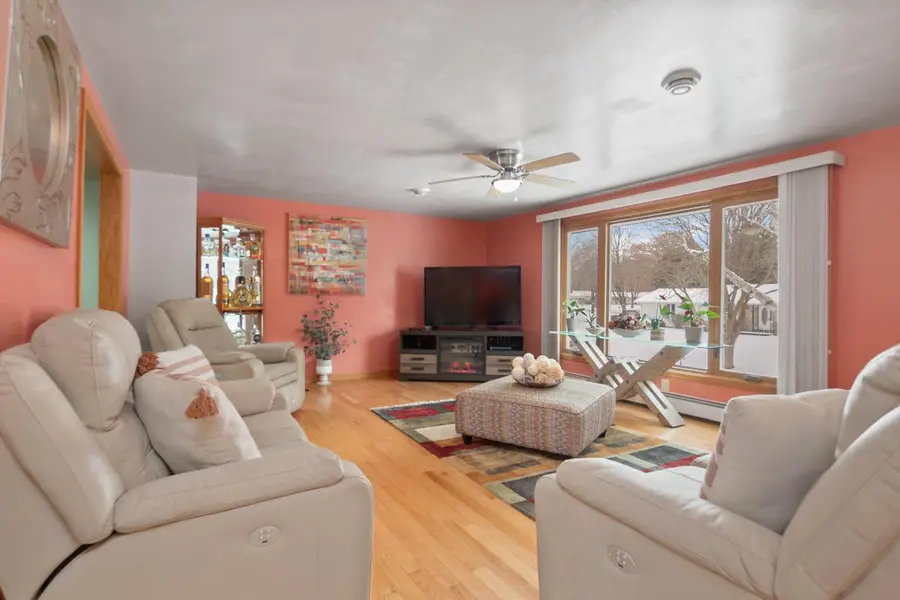 250 MICHELLE COURT, Green Bay, WI 54302 - Image #3