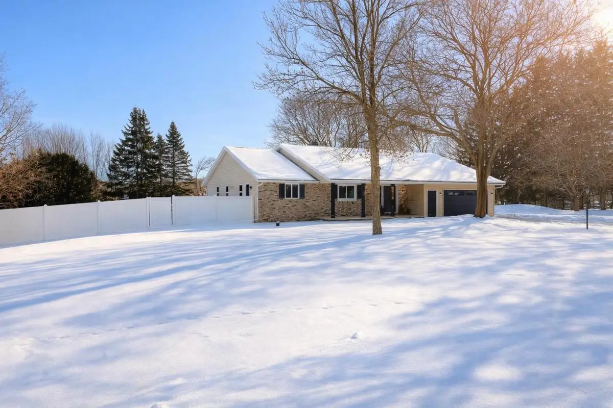 W3829 HIGHVIEW DRIVE, Appleton, WI 54913 - Image #1