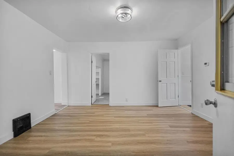 356 W 9TH AVENUE, Oshkosh, WI 54902 - Image #3