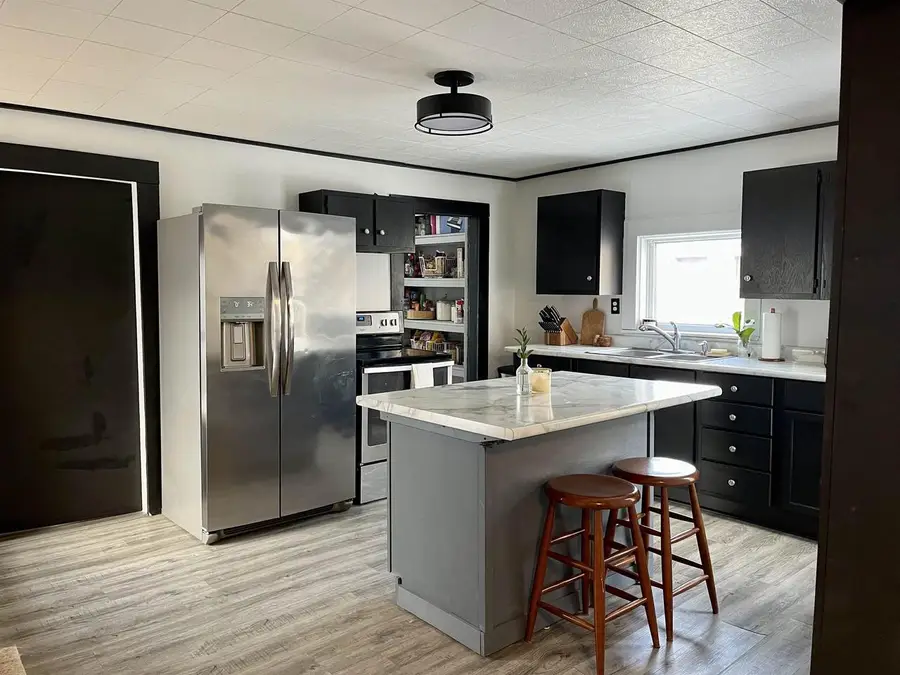 705 W NORTH WATER STREET, New London, WI 54981 - Image #2