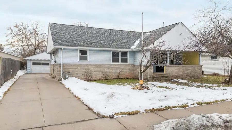 407 E CALUMET STREET, Appleton, WI 54915 - Image #2