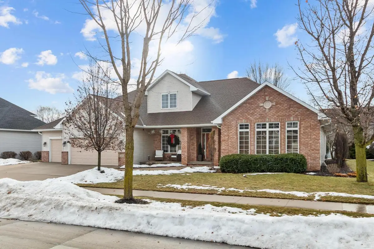 217 E WENTWORTH LANE, Appleton, WI 54913 - Image #1