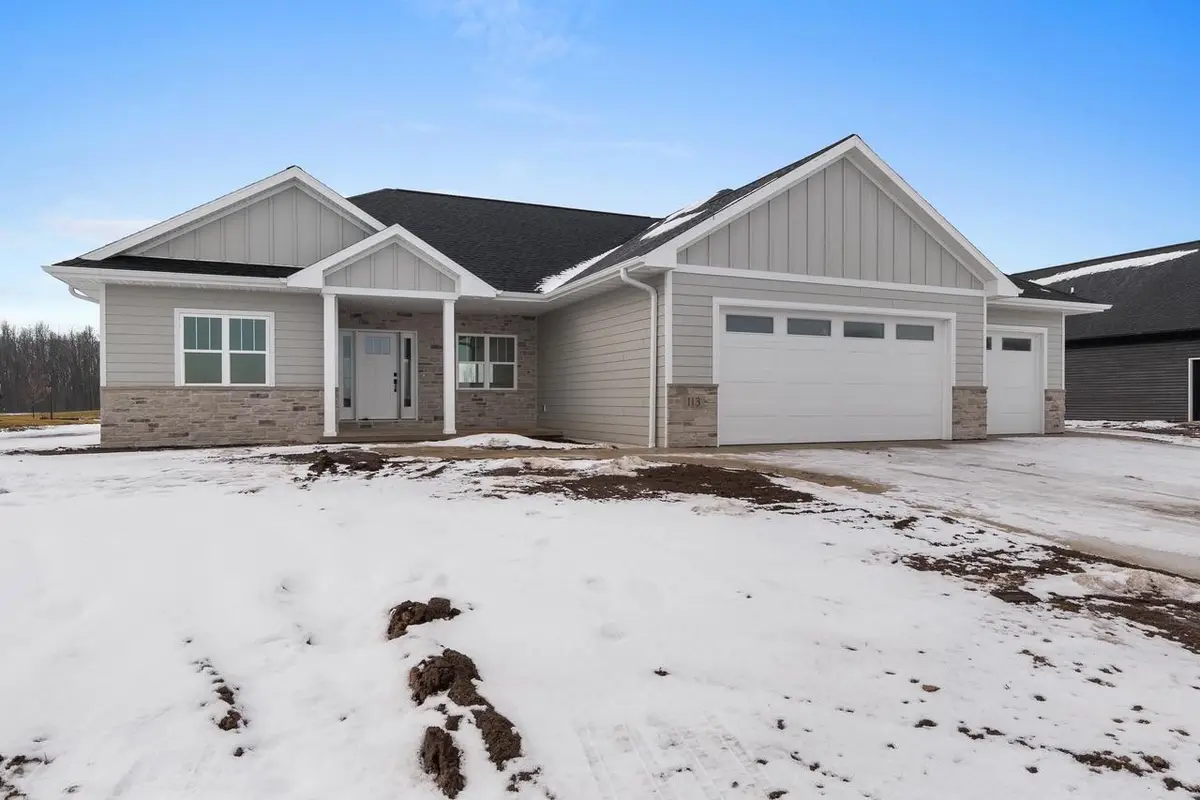 113 BECKERAE COURT, Wrightstown, WI 54180 - Image #1