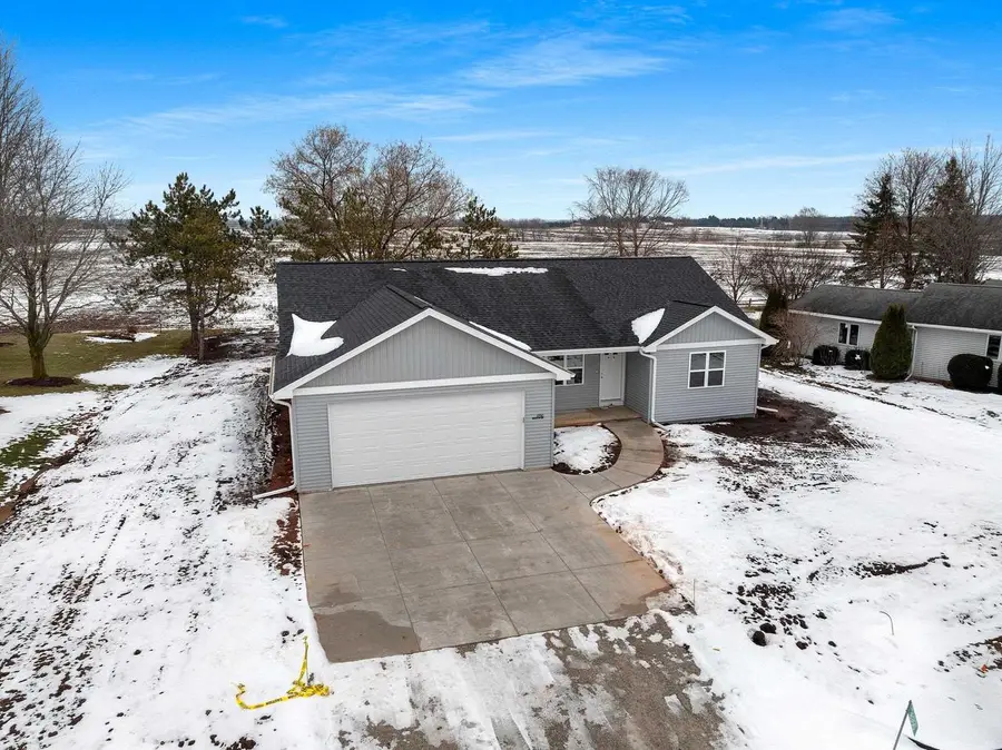 8350 PHEASANT RUN TRAIL, Larsen, WI 54947 - Image #2