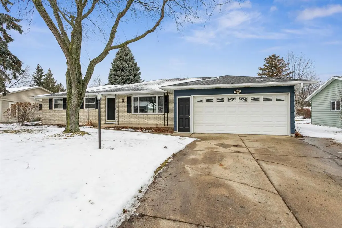 1482 COMMANCHE AVENUE, Green Bay, WI 54313 - Image #1