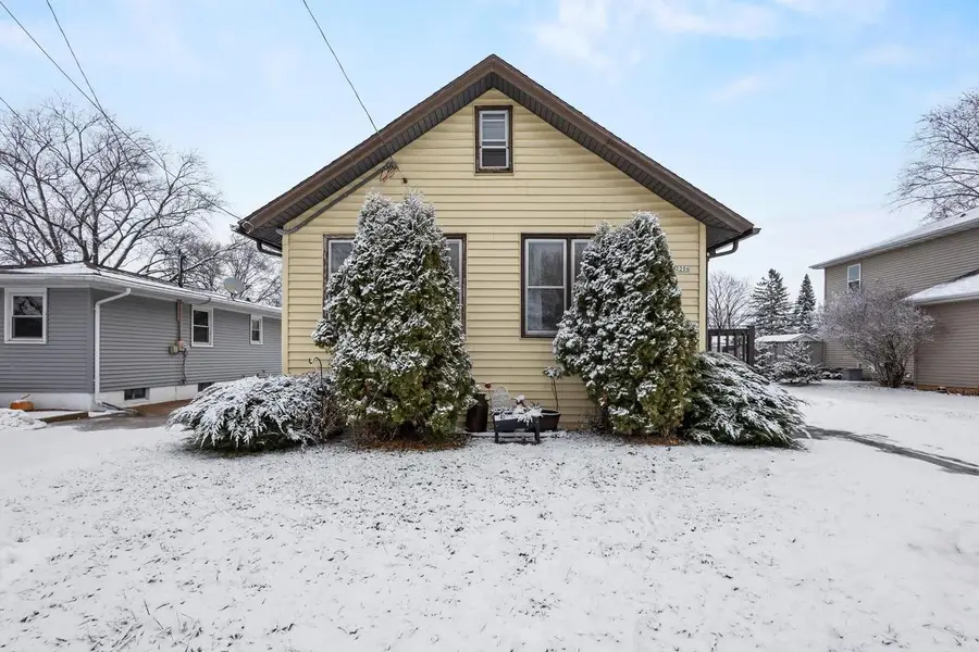 2206 ASHLAND STREET, Oshkosh, WI 54901 - Image #2