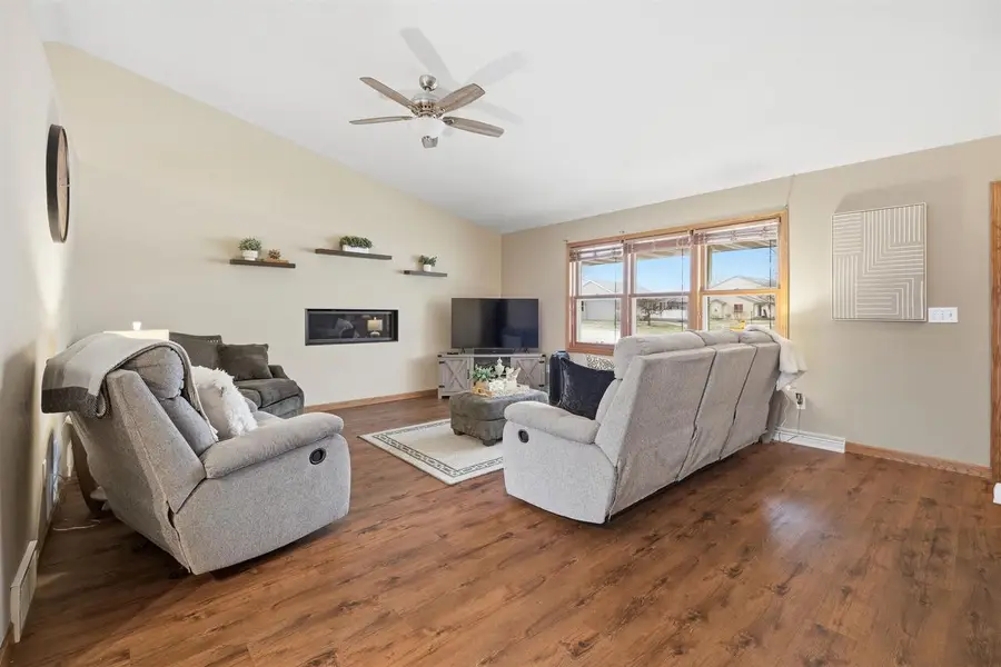 109 NICOLE LANE, Wrightstown, WI 54180 - Image #2