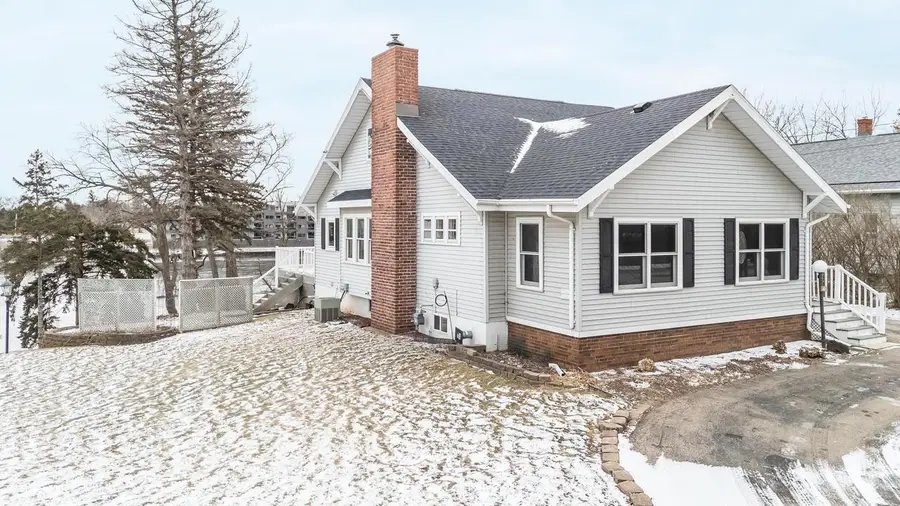 1721 W MAIN STREET, Little Chute, WI 54911 - Image #2