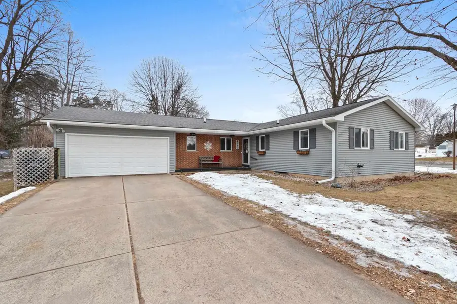 828 E ROBIN LANE, Shawano, WI 54166 - Image #2