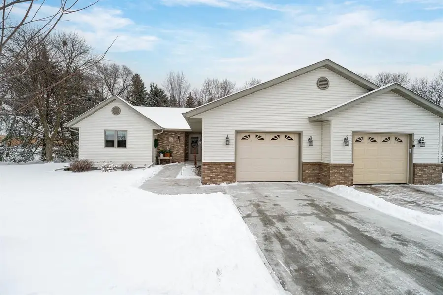 24 RIVERSIDE COURT, Fond Du Lac, WI 54935 - Image #2