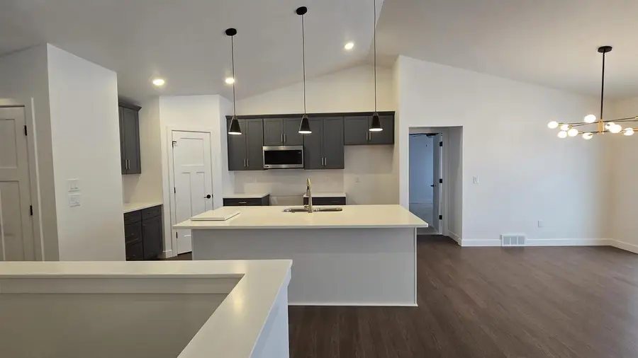 W5609 TONYS WAY, Appleton, WI 54915 - #2