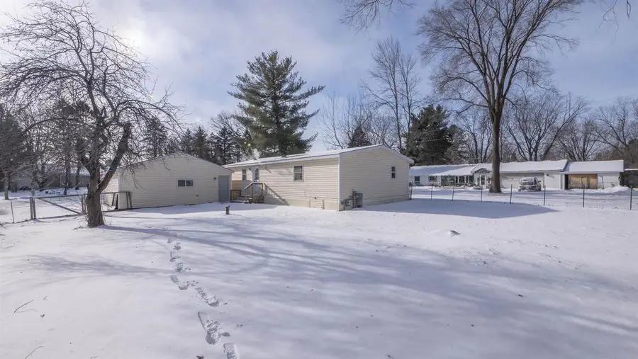 705 CLEVELAND AVENUE, Wild Rose, WI 54984 - Image #3