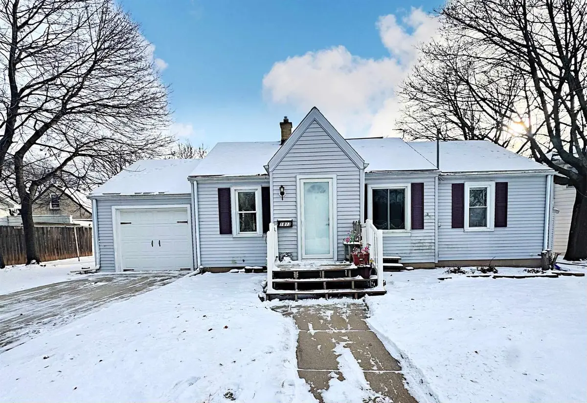 1813 W SUMMER STREET, Appleton, WI 54914 - #1